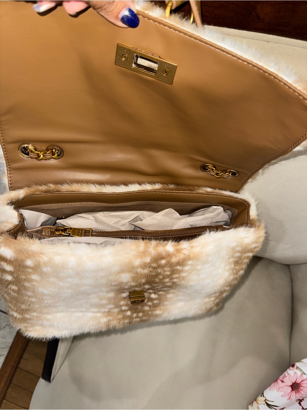 Steve Madden Faux Fur Shoulder Bag in Light Brown and Cream - Picture 3 of 5